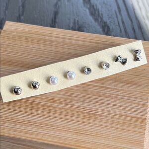 Chic Silver and Pearl Stud Earrings Set